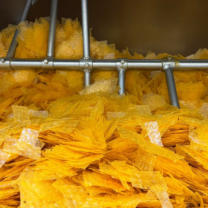 Bánh Tráng trộn  mix  6 vị, đùi gà, tôm satế, phô mai, sa tế bò, chanh xả, rong biển. bánh tráng trộn ăn liền cho trẻ em