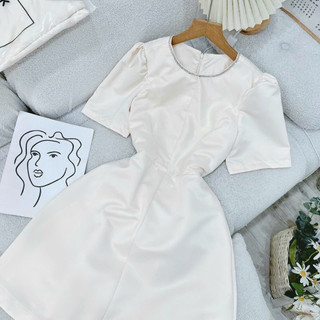 ĐẦM CỔ VIỀN ĐÁ