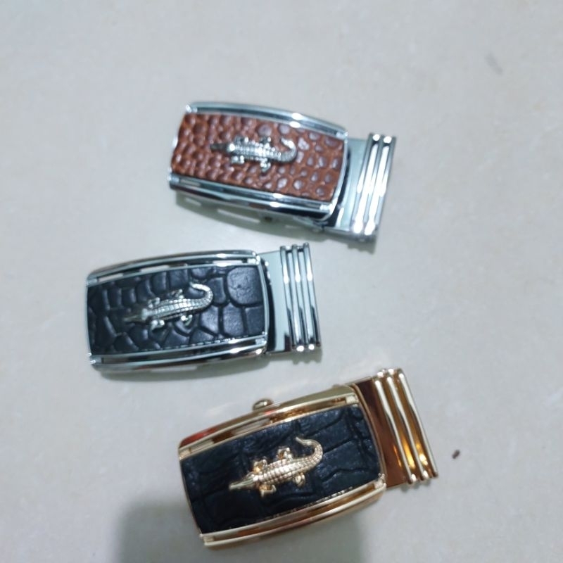 Mặt thắt lưng mặt logo cá sấu khoá tì để lắp dây 3.4 cm trở xuống