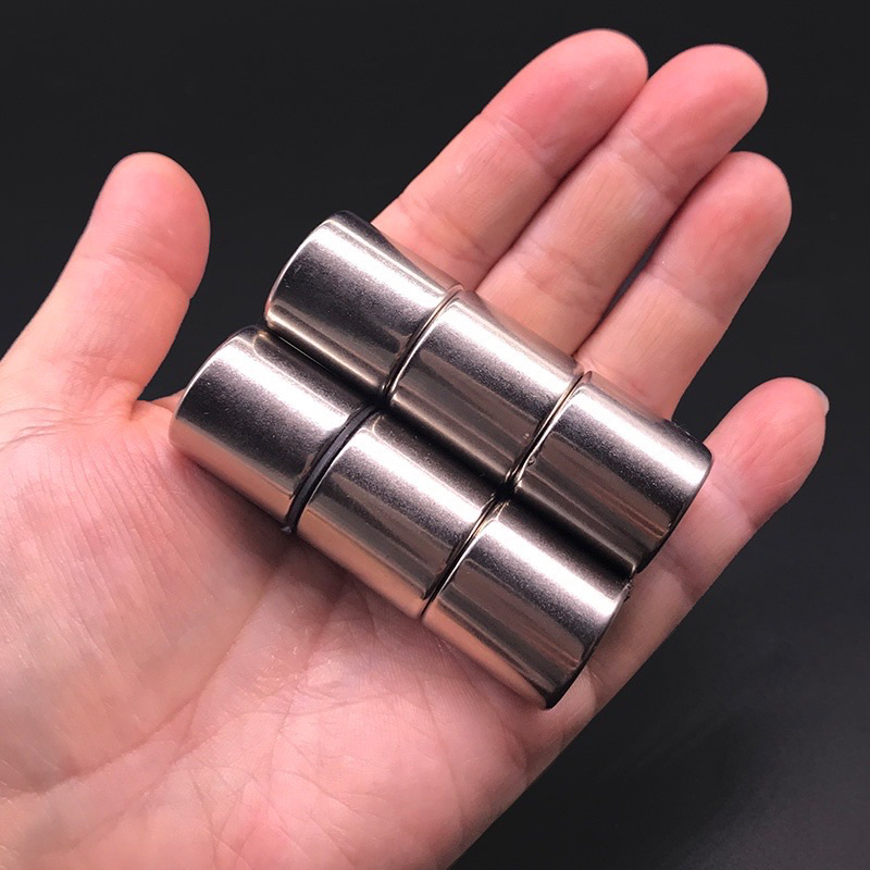 Nam châm 20*20mm chưa cột