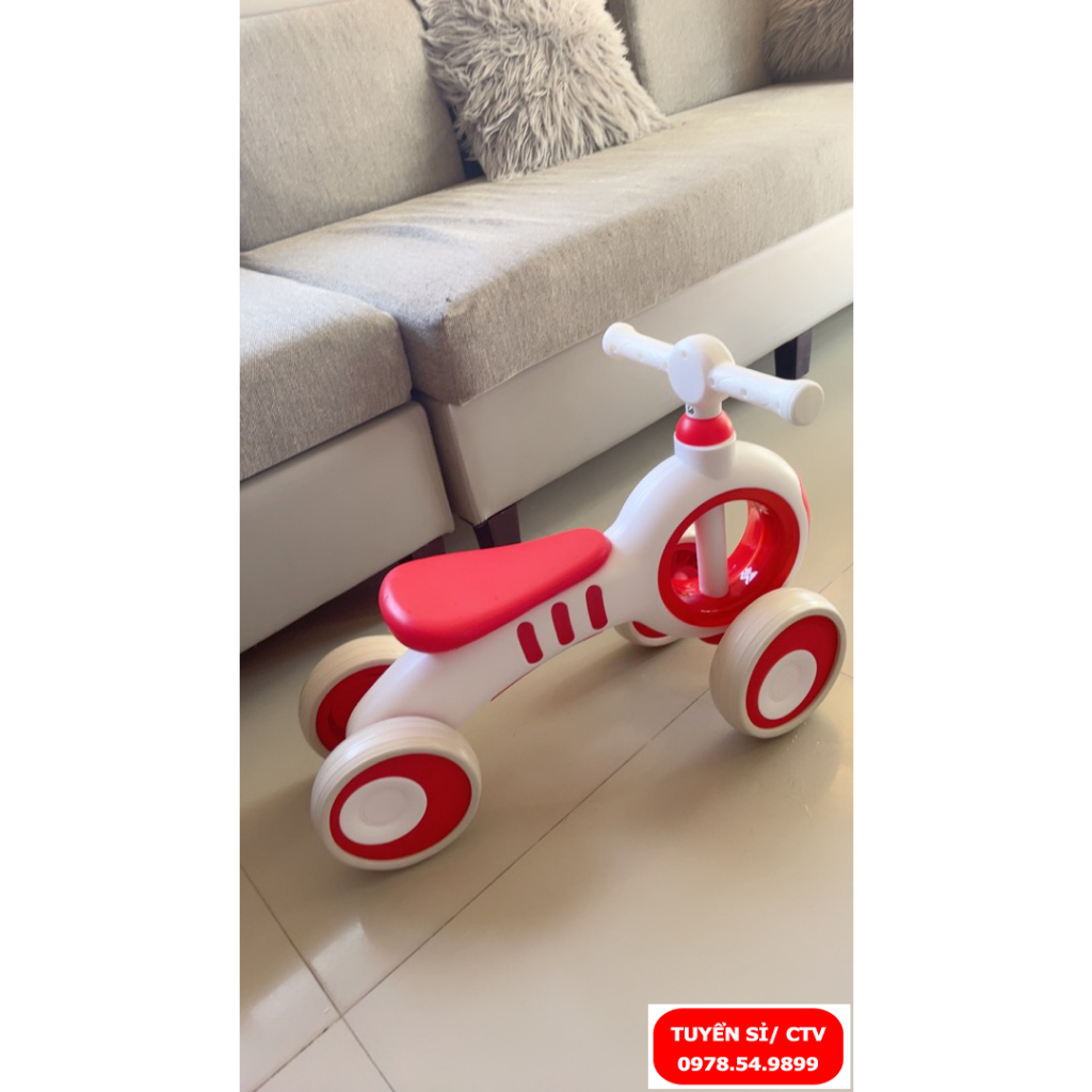 Xe chòi chân thăng bằng 4 bánh cho bé phi hành gia cao cấp kèm nhạc và đèn