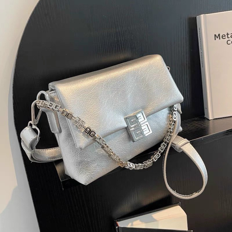 Túi Xách Nữ Kẹp Nách Da Mềm Phối Xích Khoá Vuông Túi Đeo Chéo Nữ