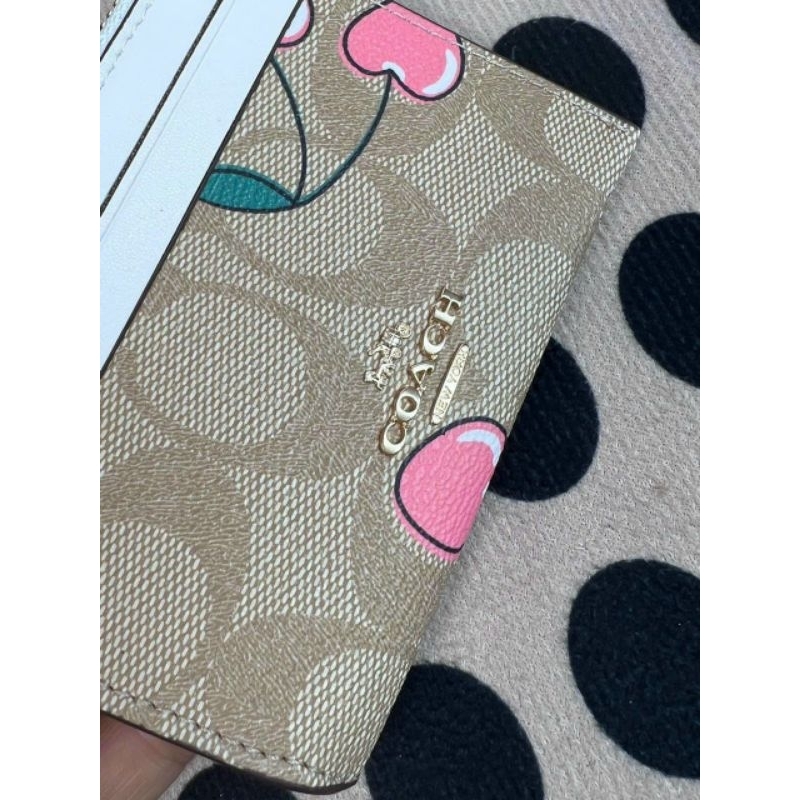 Ví coac.h card vừa làm móc khoá hoặc charm móc túi đều xinh