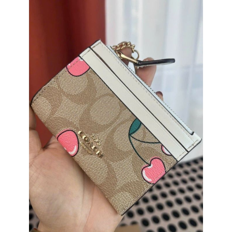 Ví coac.h card vừa làm móc khoá hoặc charm móc túi đều xinh