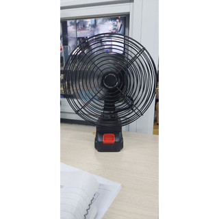 Quạt chạy bằng pin rất tiện