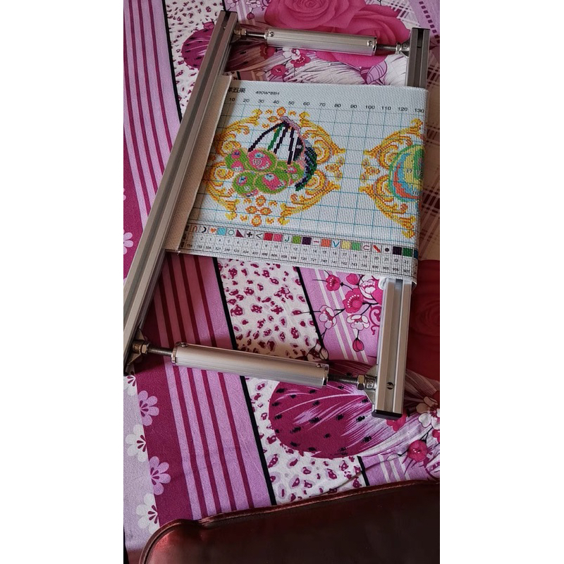 Bộ khung căng tranh thêu chữ thập thanh vuông