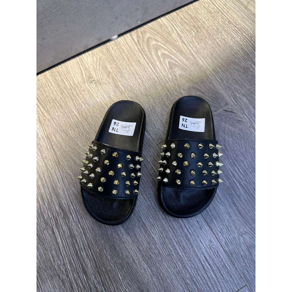 Dép lê Louboutin full đinh cho bé, dép full đinh siêu nhẹ có đế chống trơn trượt