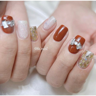 Nailbox đỏ màu xinh, thiết kế gắn đá