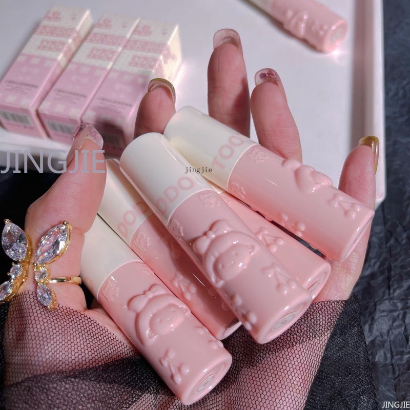 Xã nhiều mẫu son lẻ màu và bút kẻ mắt ngưng bán . Hàng mới new 100%