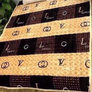 Thanh lý thảm nỉ nhung trải giường màu 1m2x1m9 màu ngẫu nhiên