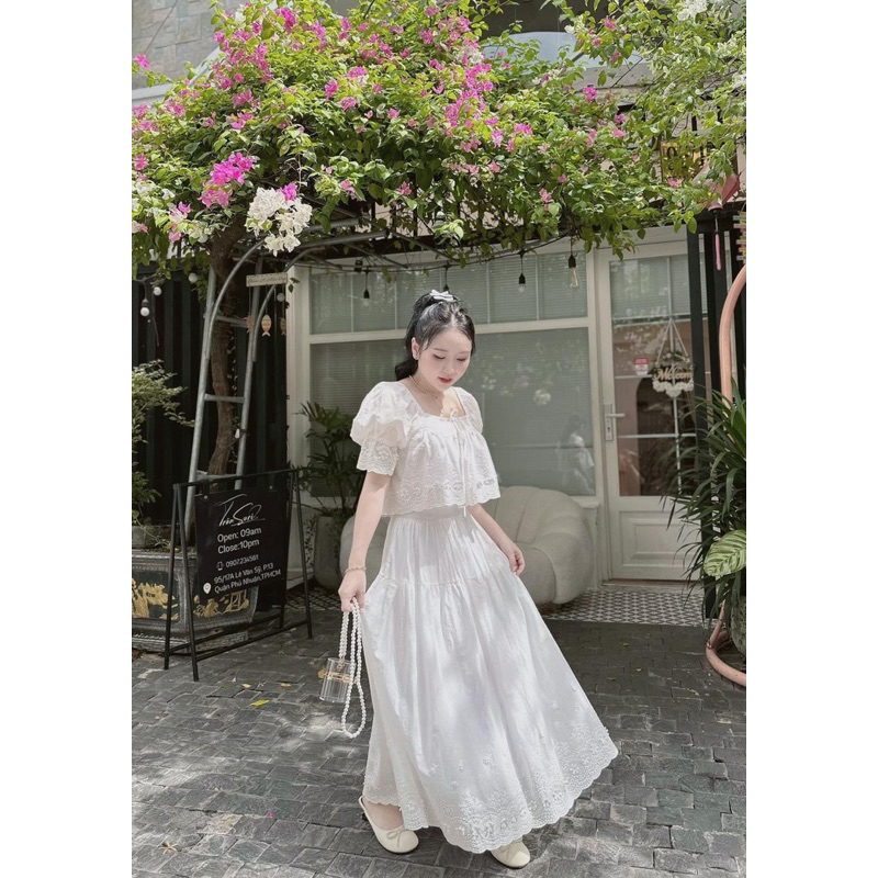 SET ÁO CROPTOP TAY PHỒNG SMOCKING THẮT NƠ NGỰC + CHÂN VÁY MIDI XÔ REN HOA TRẮNG