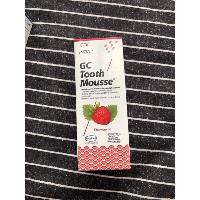 Gel Bôi Giảm Ê Buốt GC Tooth Mousse vị bạc hà - dâu