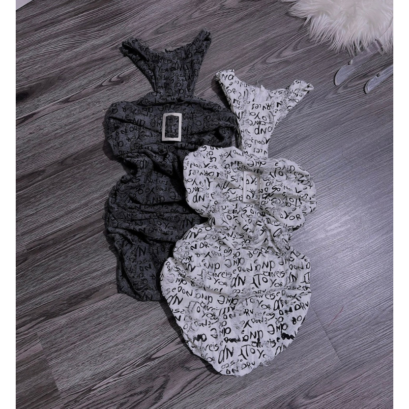 Đầm yếm chữ rách kiểu khoen chữ nhật trước ôm body dáng ngắn cực hot