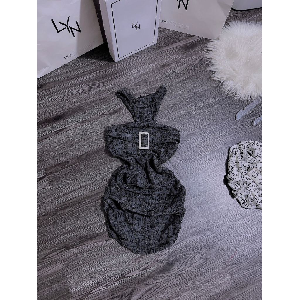 Đầm yếm chữ rách kiểu khoen chữ nhật trước ôm body dáng ngắn cực hot