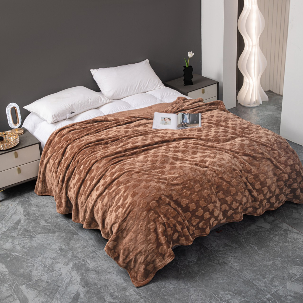 Chăn lông tuyết cao cấp , lông tuyết xuất châu âu siêu mềm mịn, kích thước 2mx2m3 họa tiết hình gấu cực hót