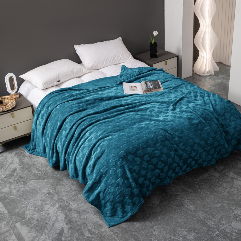 Chăn lông tuyết cao cấp , lông tuyết xuất châu âu siêu mềm mịn, kích thước 2mx2m3 họa tiết hình gấu cực hót