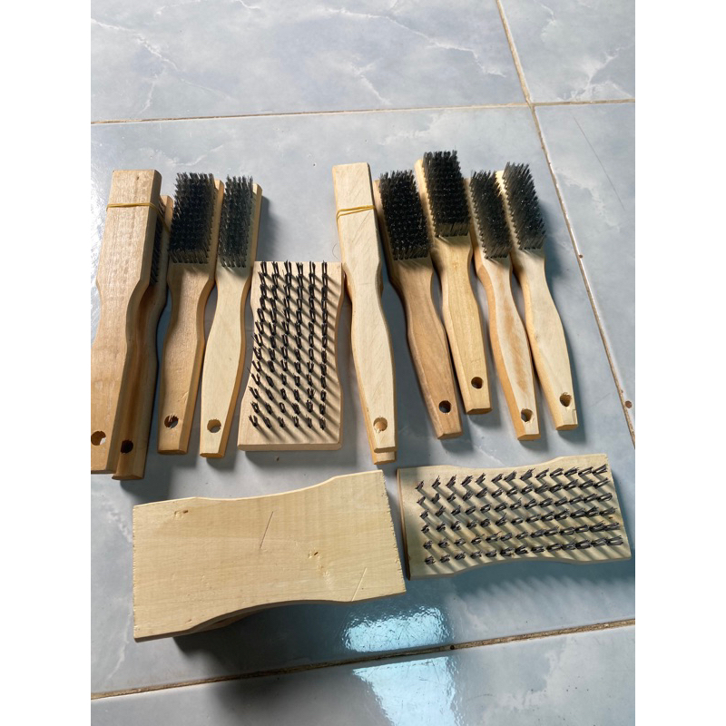 Bàn chải sắt cán gỗ 5hàng-7hàng-vuông