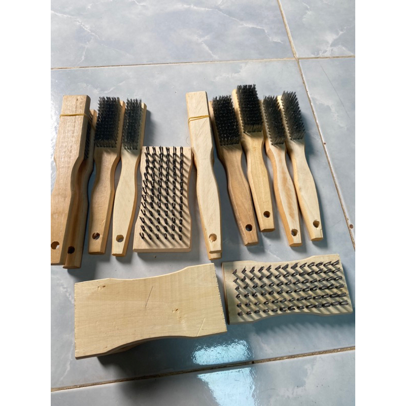 Bàn chải sắt cán gỗ 5hàng-7hàng-vuông