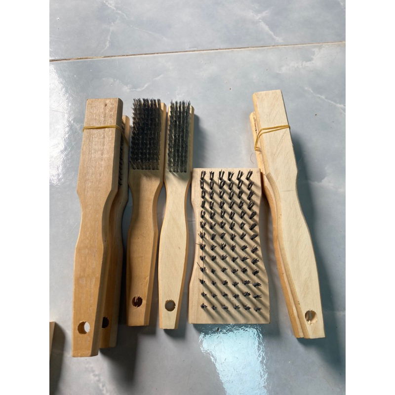 Bàn chải sắt cán gỗ 5hàng-7hàng-vuông