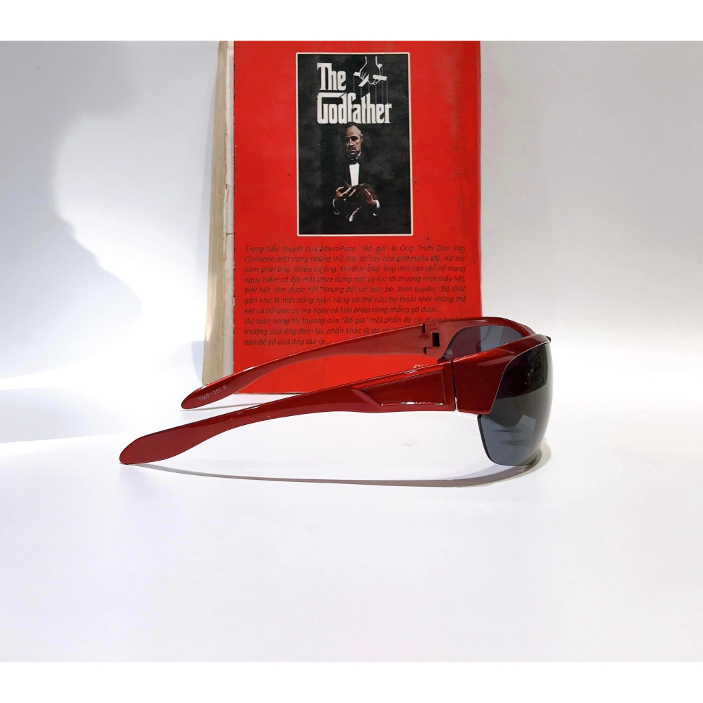 Kính mát thể thao