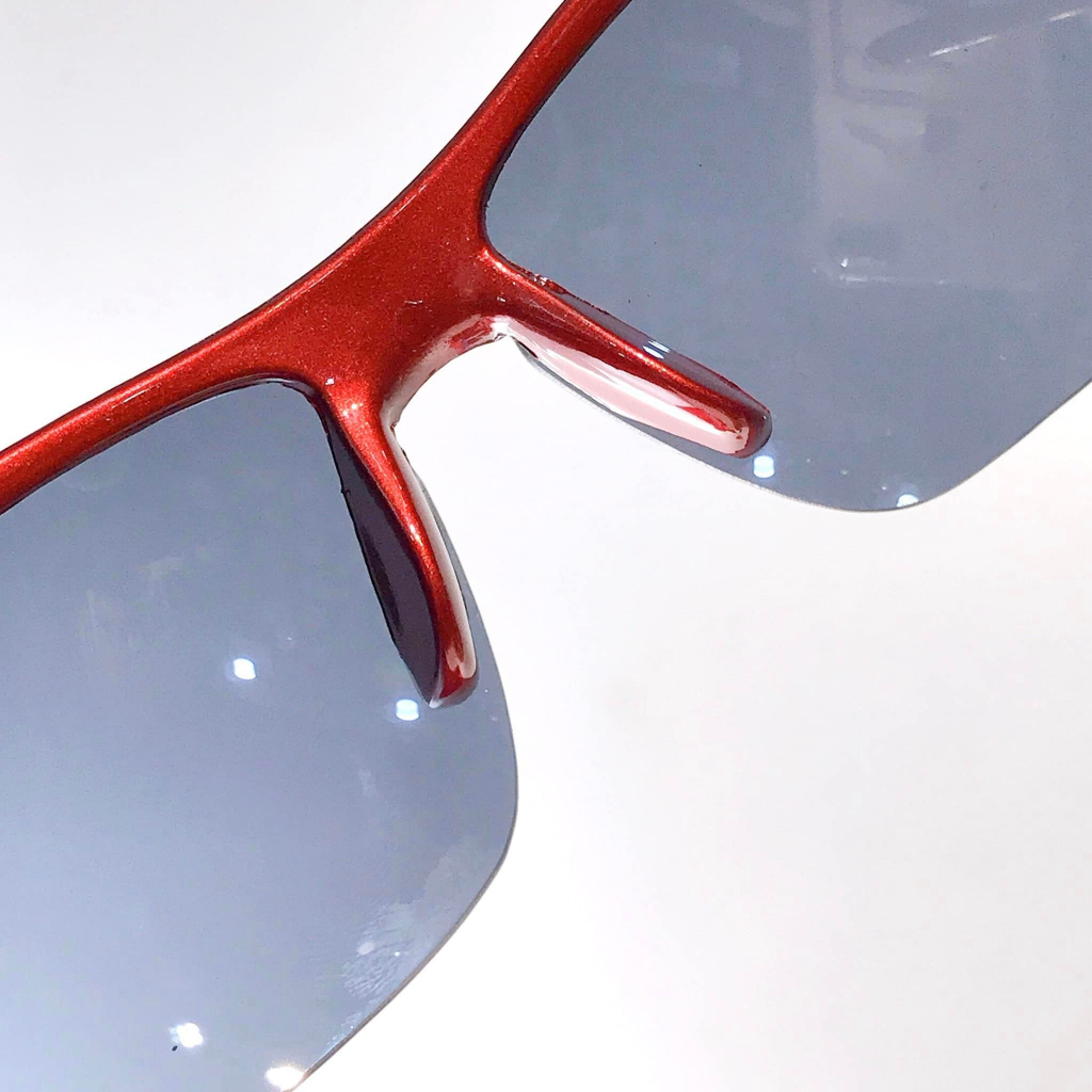 Kính mát thể thao