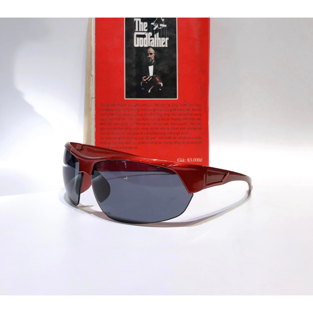 Kính mát thể thao