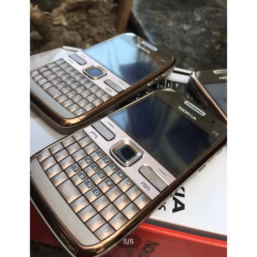 Điện thoại nokia E72 chính hãng bàn phím qwerty giá rẻ tặng kèm pin và sạc -Bảo hành 12 tháng