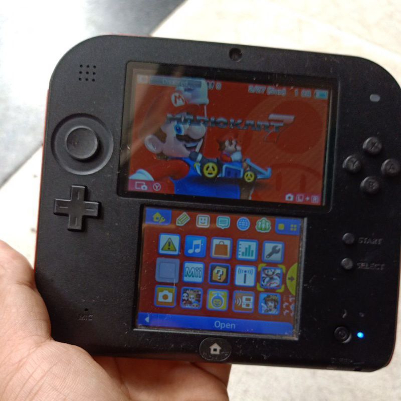Máy chơi game Nintendo 2DS