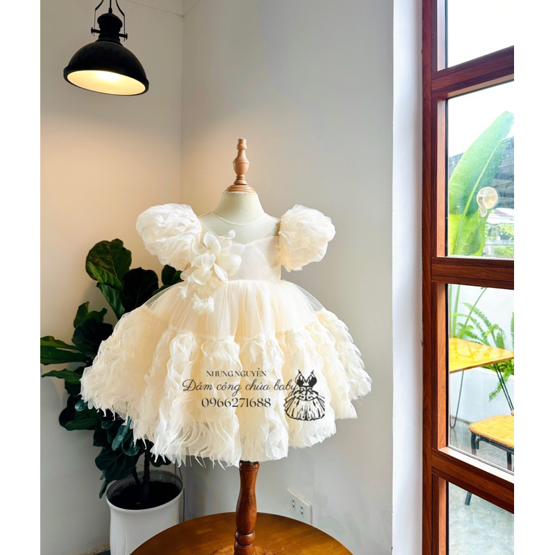 Váy công chúa xù mỳ