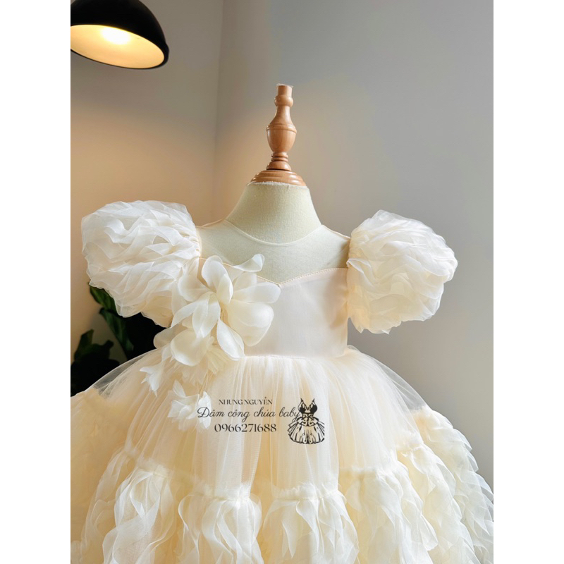 Váy công chúa xù mỳ
