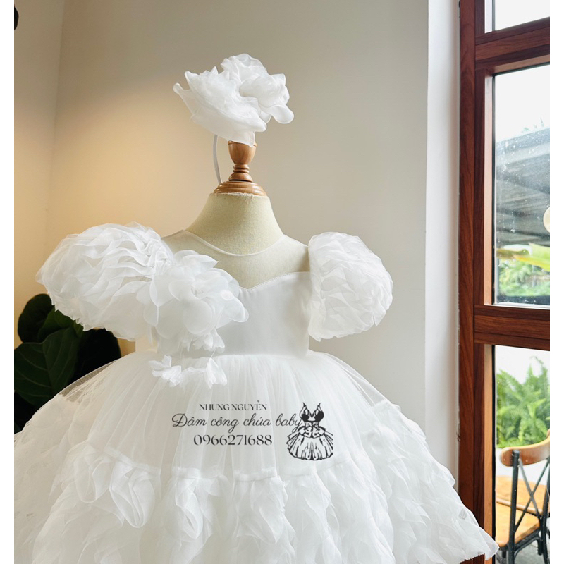 Váy công chúa xù mỳ