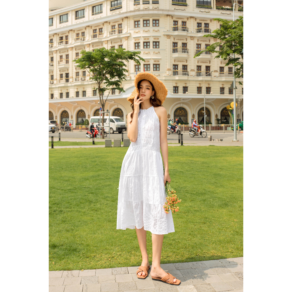 Đầm trắng cổ yếm - YV LE & CO