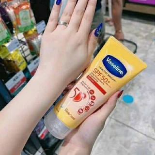 Dưỡng thể chống nắng trắng da Vasaline 50X