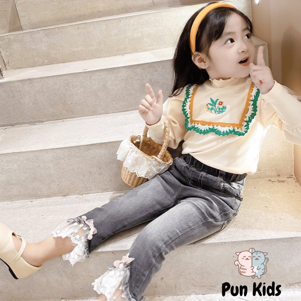 Áo nỉ giữ nhiệt dài tay hoạ tiết hoa thêu viền bèo xanh cho bé gái 9-27kg AMĐ04