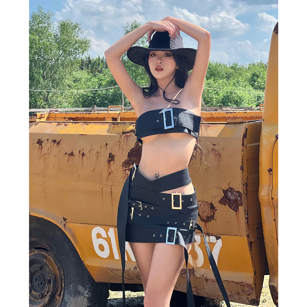 Set Cassidy Áo Ống Quây + Chân Váy Dây Vòng Khoen Cài LSEOUL B23051315 Chất Denim Cá Tính