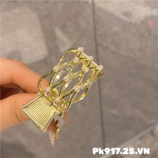 Kẹp càng cua phong cách Hàn Quốc