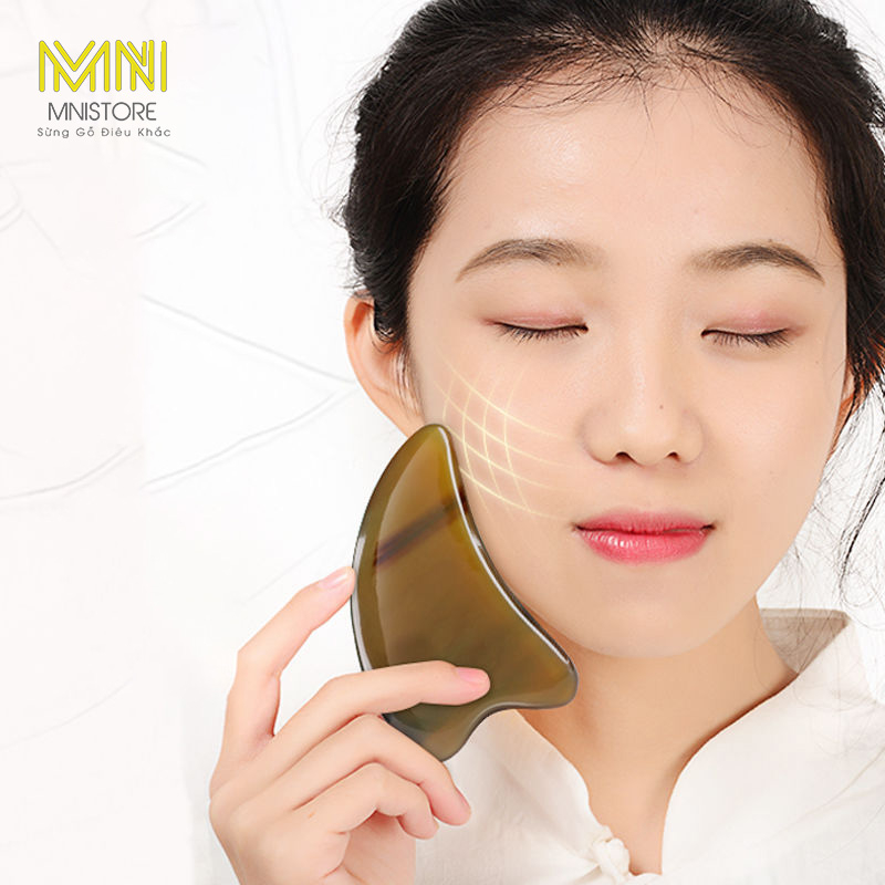 Cạo gió sừng đánh bay vết nhăn da mặt mà không cần dùng bất kỳ loại kem dưỡng nào