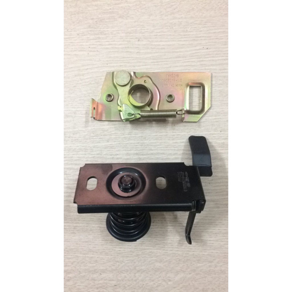 Khóa nắp capo Chery QQ3 & Daewoo Matiz 1,2