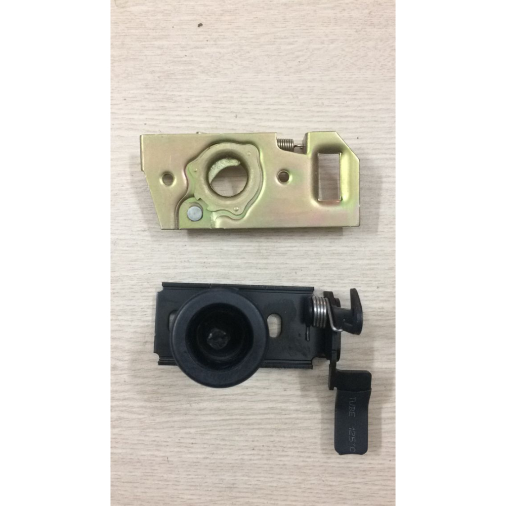 Khóa nắp capo Chery QQ3 & Daewoo Matiz 1,2