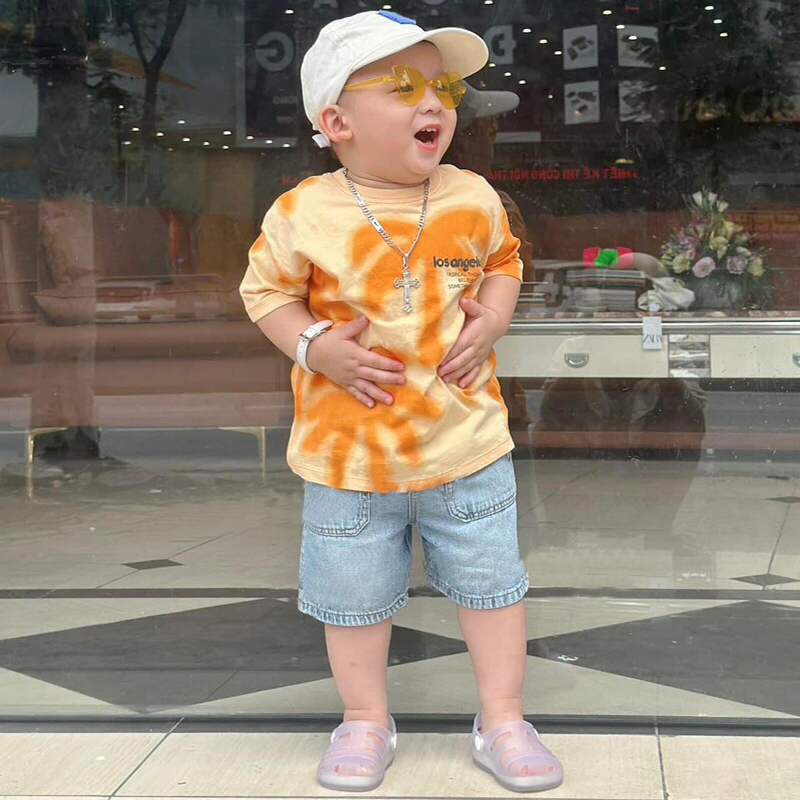 ( Tặng kèm mũ ) Bộ áo + quần jean cho bé trai Hokiha Kid áo cotton loang màu, quần bò dày dặn size 9-20kg TE366
