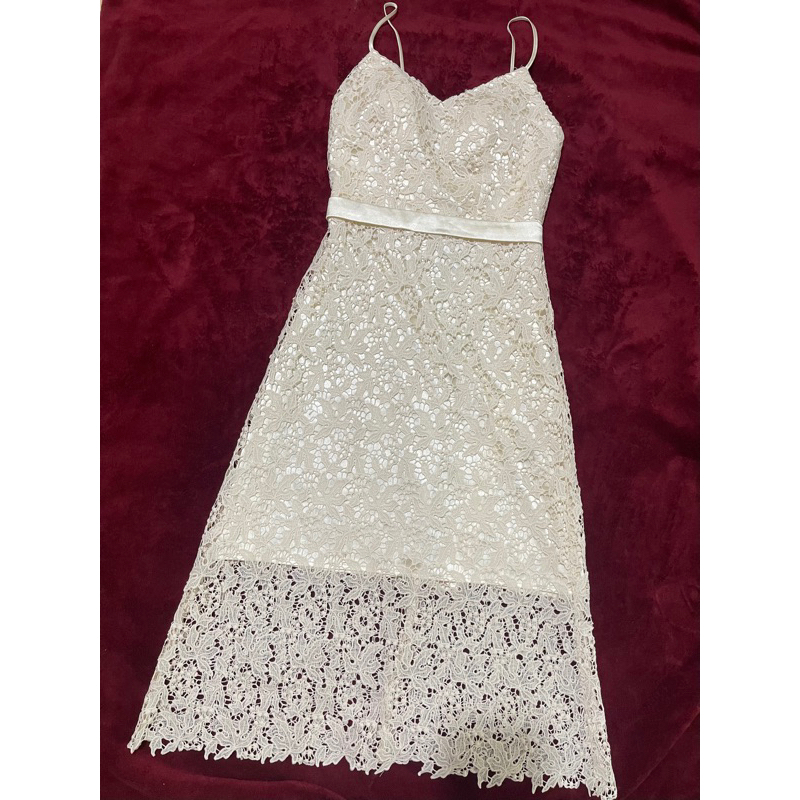 Váy trắng đi cưới