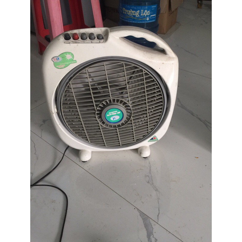Quạt bàn để đất