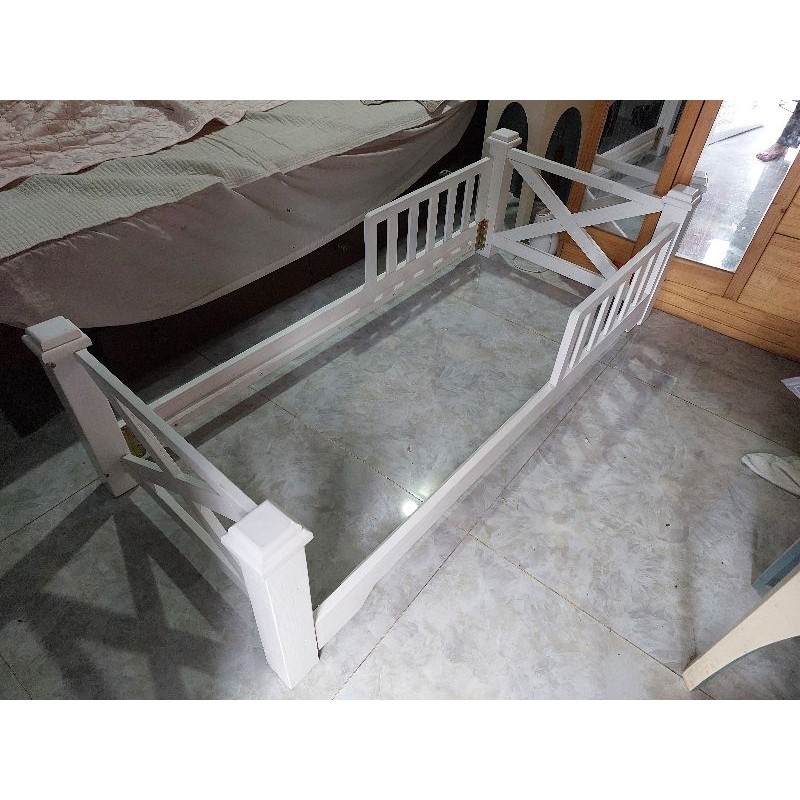 Giường trẻ em 65cmX150cm. Gỗ thông nhập khẩu