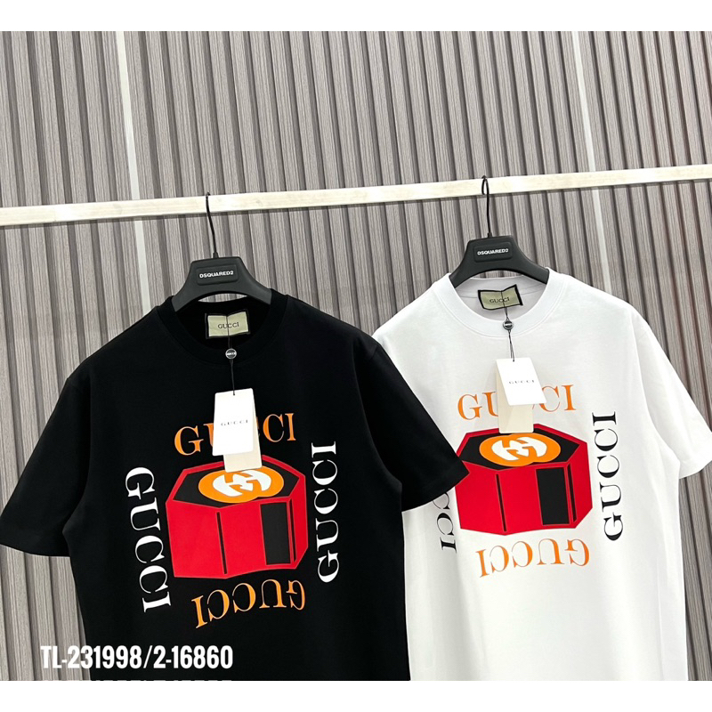 Áo phông GC chữ xếp vuông quanh hộp đỏ TTA667