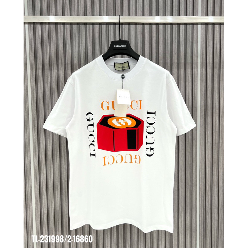 Áo phông GC chữ xếp vuông quanh hộp đỏ TTA667