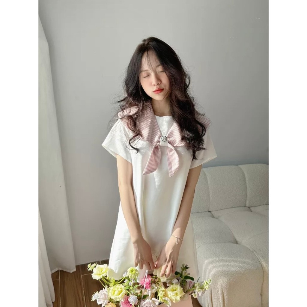 Váy trắng phối cổ sen thắt nơ kẻ sọc 2 màu