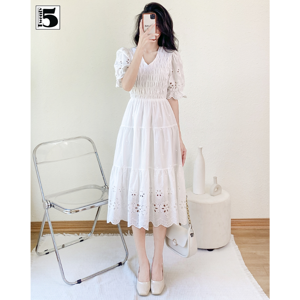 Đầm nữ Twentyfive midi cổ V dáng xòe ngắn tay chun ôm ngực vải thô họa tiết hoa cắt thêu 4794