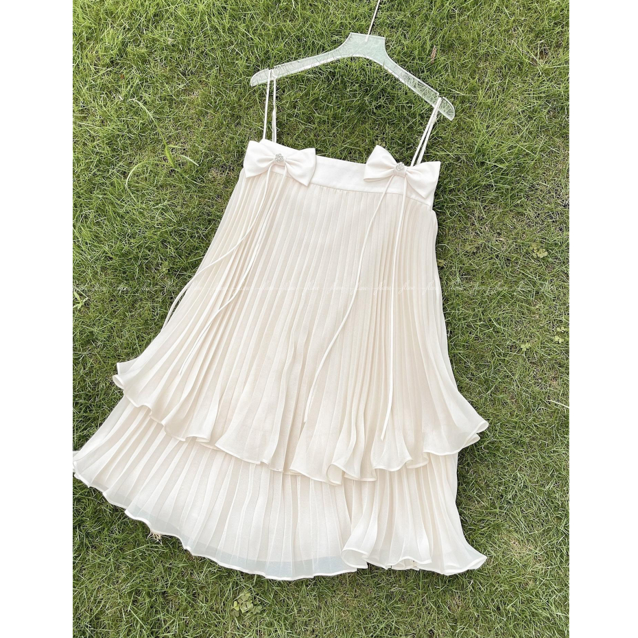 Váy áo 2 dây bản nhỏ xếp ly đính kèm nơ bánh bèo phối tầng dáng ngắn cao cấp đi chơi tiểu thư Deliz CHOUCHOU