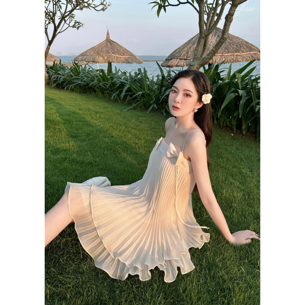 Váy áo 2 dây bản nhỏ xếp ly đính kèm nơ bánh bèo phối tầng dáng ngắn cao cấp đi chơi tiểu thư Deliz CHOUCHOU