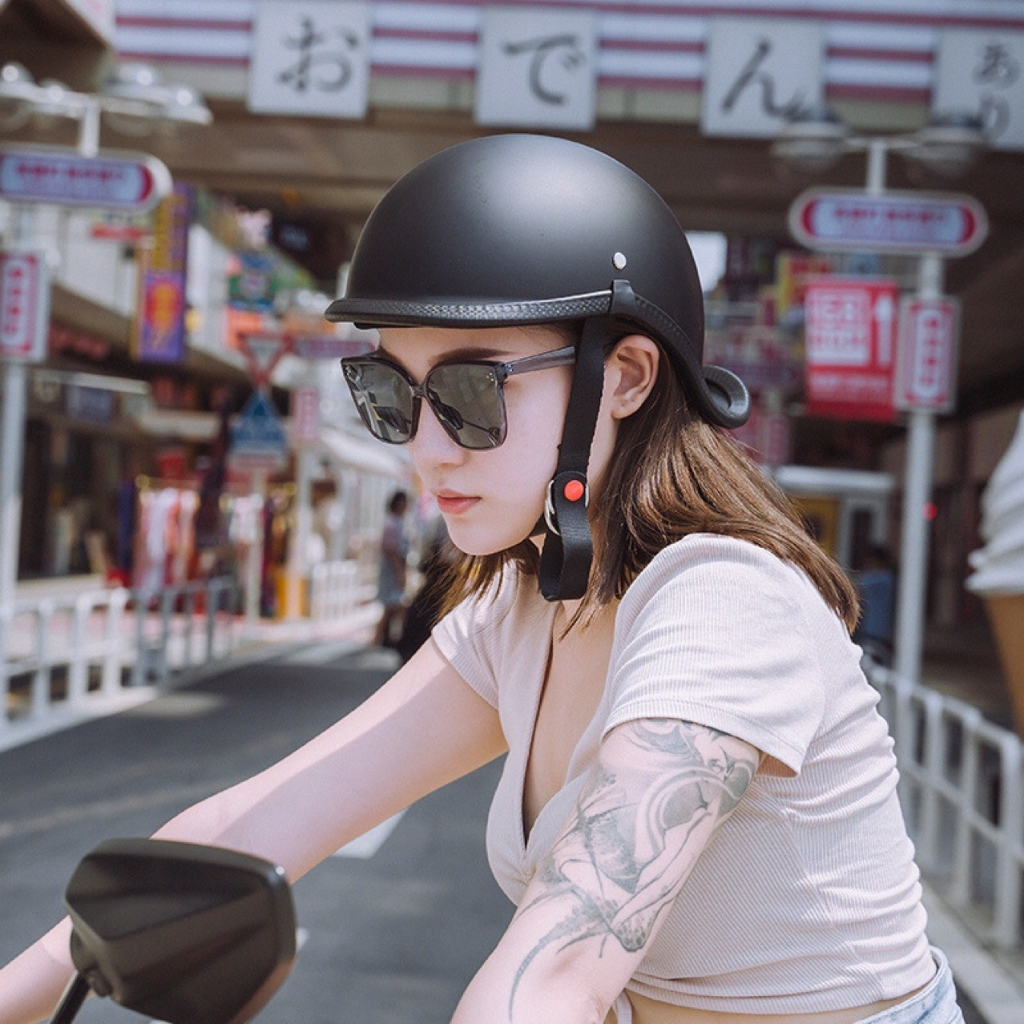 Mũ bảo hiểm Gangster đội ngược hàng đẹp